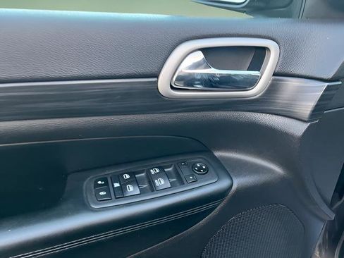 Used 2020 Jeep Grand Cherokee Altitude image 10