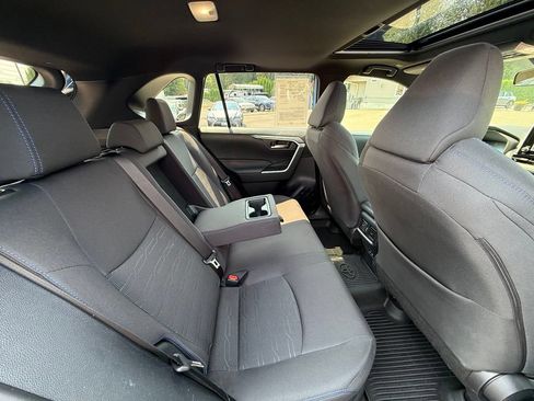 Used 2024 Toyota RAV4 SE w/ Convenience Package AWD/4WD image 22