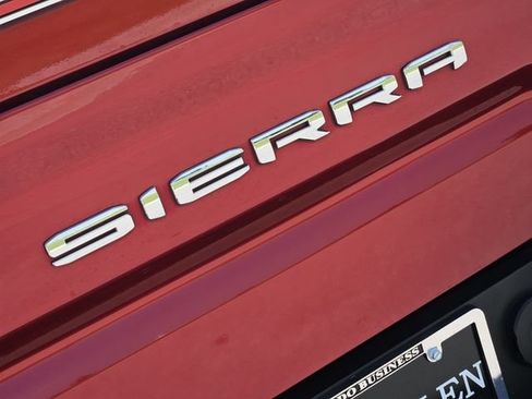 Used 2021 GMC Sierra 1500 AT4 w/ AT4 Premium Package AWD/4WD image 11