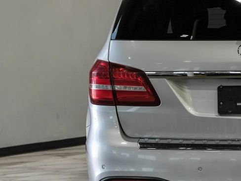 Used 2017 Mercedes-Benz GLS 550 4MATIC image 50