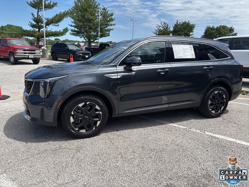 Used 2024 Kia Sorento S FWD image 15