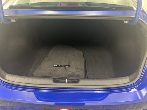 Used 2023 Hyundai Elantra SEL image 9