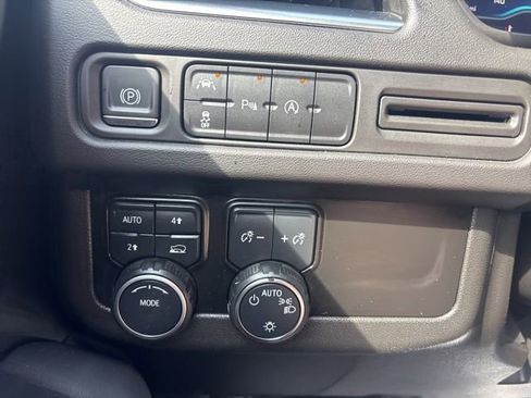 Used 2023 Chevrolet Tahoe LT image 36