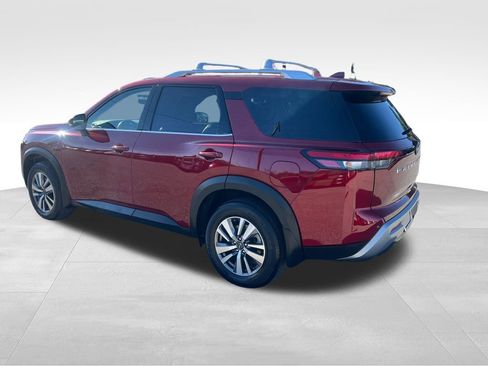Used 2023 Nissan Pathfinder SL image 4