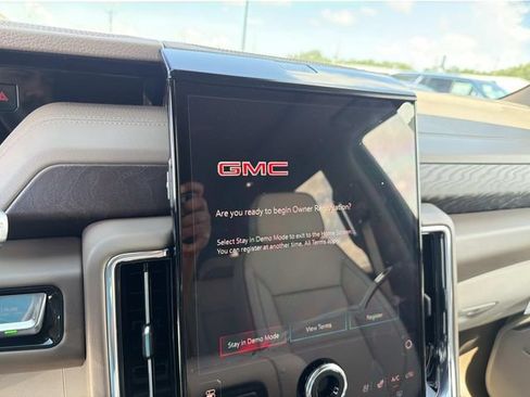 New 2026 GMC Yukon XL Denali w/ Denali Reserve Package AWD/4WD image 23