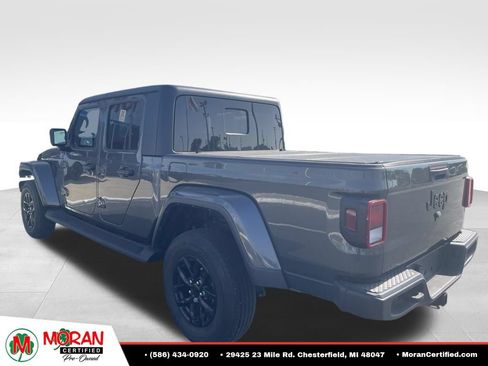 Used 2022 Jeep Gladiator Sport AWD/4WD image 2