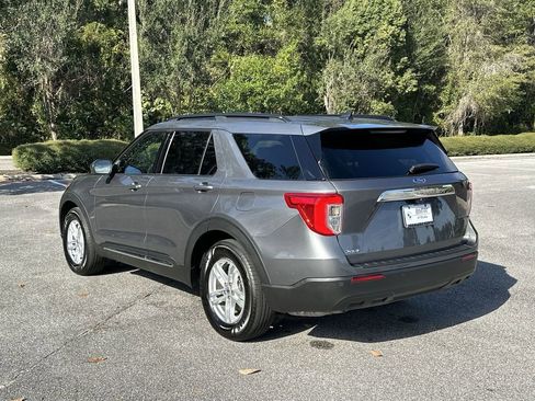 Used 2022 Ford Explorer XLT image 11