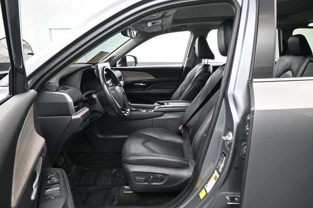 Used 2025 Toyota Grand Highlander AWD Hybrid image 11