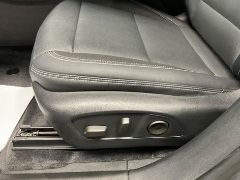 Used 2025 Chevrolet Blazer EV LT AWD/4WD image 13