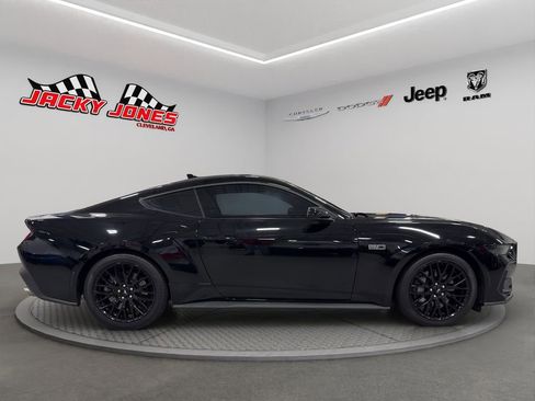 Used 2025 Ford Mustang GT Premium image 11