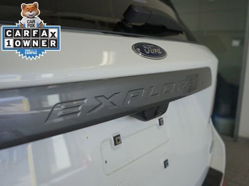 Used 2023 Ford Explorer XLT w/ Equipment Group 202A AWD/4WD image 13
