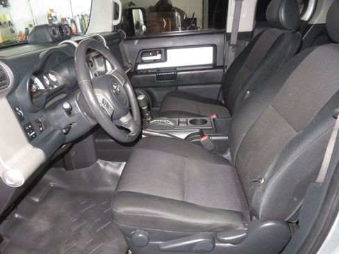 Used 2007 Toyota FJ Cruiser 4WD image 17