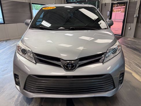 Used 2020 Toyota Sienna XLE Premium AWD/4WD image 42
