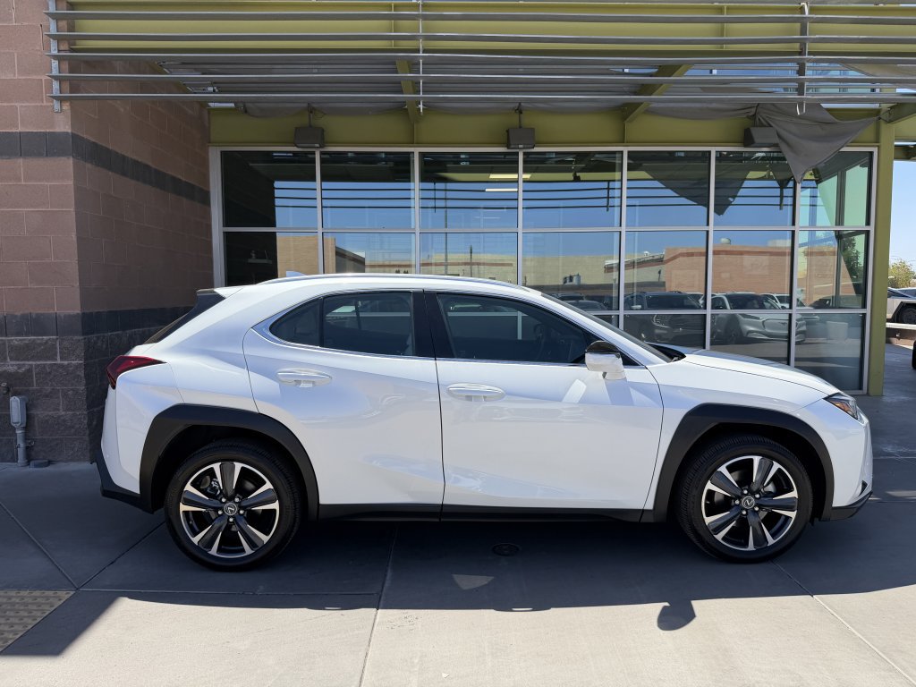 Used 2024 Lexus UX 250h FWD image 9