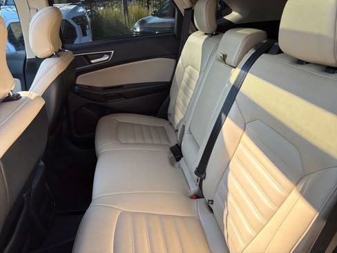 Used 2018 Ford Edge SEL w/ Equipment Group 201A FWD image 25