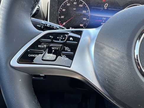 Used 2025 Mercedes-Benz GLC 350e 4MATIC image 19