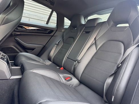 Certified 2025 Porsche Panamera 4 image 21