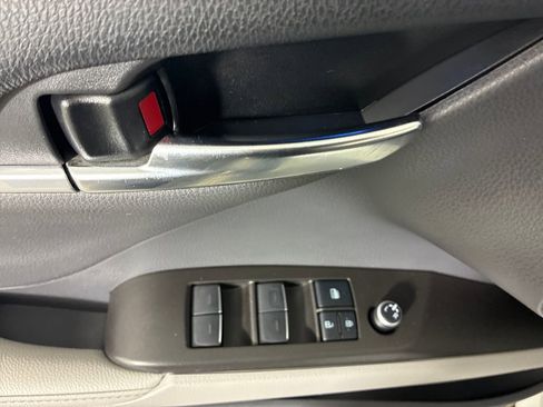 Used 2022 Toyota Camry XLE image 12