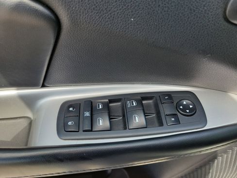 Used 2020 Dodge Journey SE w/ SE Popular Equipment Group FWD image 27