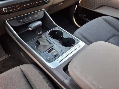 New 2026 Kia Carnival LX FWD image 17