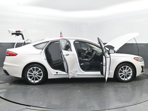 Used 2019 Ford Fusion SE image 45