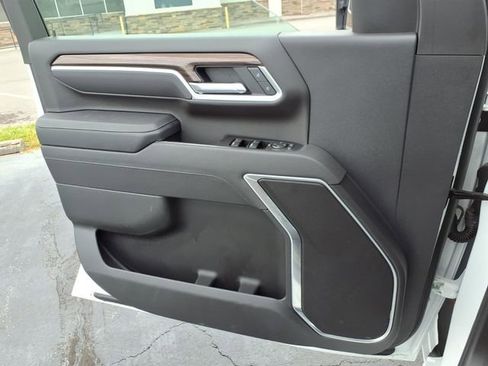 Used 2025 Chevrolet Silverado 2500 LT w/ Convenience Package AWD/4WD image 14