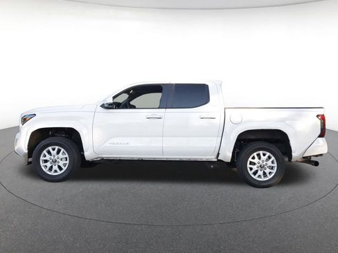 Used 2024 Toyota Tacoma SR5 RWD image 3