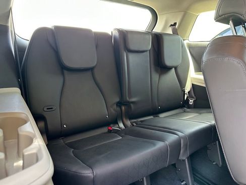 Used 2022 Kia Carnival LX FWD image 30