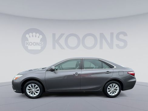 Used 2017 Toyota Camry LE FWD image 13