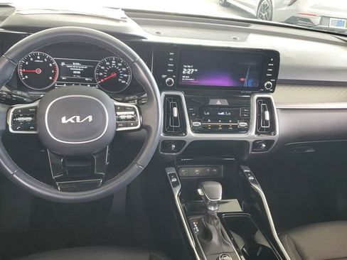 Certified 2022 Kia Sorento SX image 14