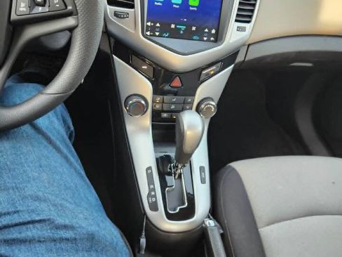 Used 2016 Chevrolet Cruze LS image 24