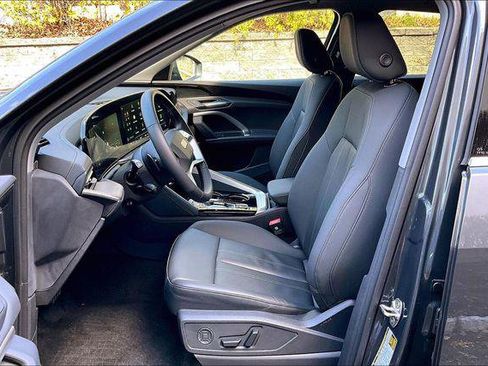Certified 2025 Audi Q5 Premium w/ Convenience Package image 26