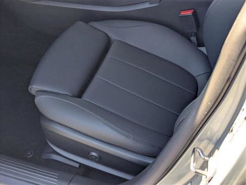 Used 2026 Mercedes-Benz CLA 250 image 4