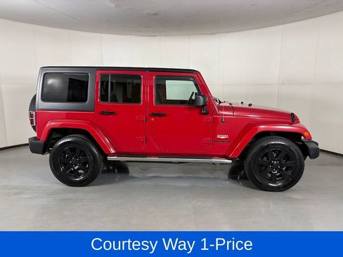 Used 2013 Jeep Wrangler Unlimited Sahara w/ Mopar Chrome Edition Group AWD/4WD image 12