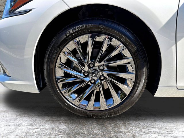 Certified 2025 Lexus ES 350 Ultra Luxury w/ Accessory Package (Z1) FWD image 33