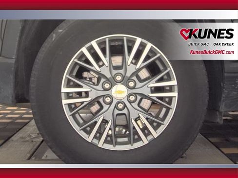 Used 2024 Chevrolet Traverse LT FWD image 15