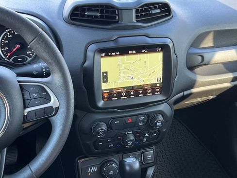 Used 2023 Jeep Renegade Latitude image 13