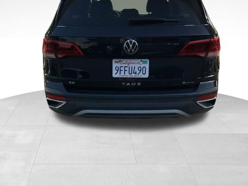 Used 2023 Volkswagen Taos SE w/ Panoramic Sunroof Package AWD/4WD image 3