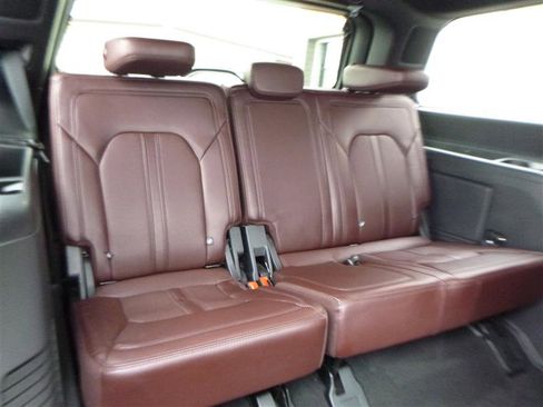 Used 2023 Ford Expedition Limited image 8