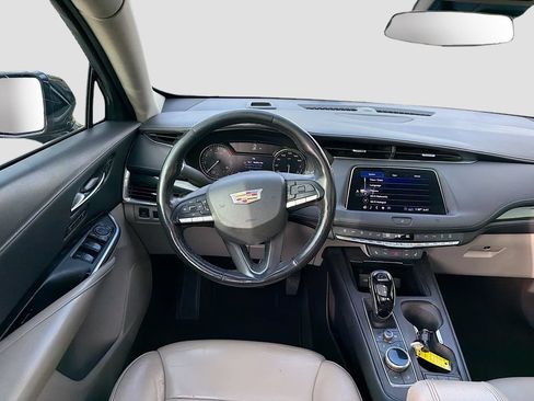 Used 2020 Cadillac XT4 Premium Luxury w/ Cold Weather Package FWD image 15