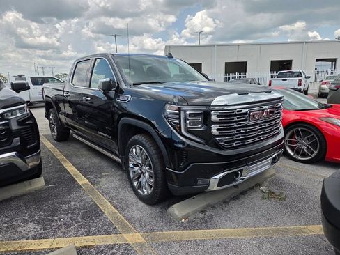 Used 2023 GMC Sierra 1500 Denali w/ Denali Reserve Package AWD/4WD image 2