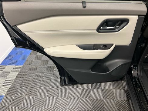 Used 2023 Nissan Rogue SL w/ SL Premium Package FWD image 9
