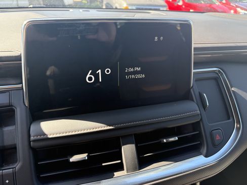 Used 2023 GMC Yukon AT4 w/ Technology Package image 11