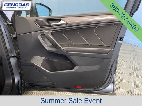 Used 2022 Volkswagen Tiguan SE AWD/4WD image 46