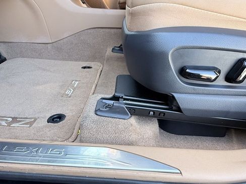 Used 2023 Lexus RZ 450e Premium image 29