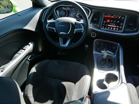 Used 2015 Dodge Challenger R/T Scat Pack w/ Leather Interior Group RWD image 8