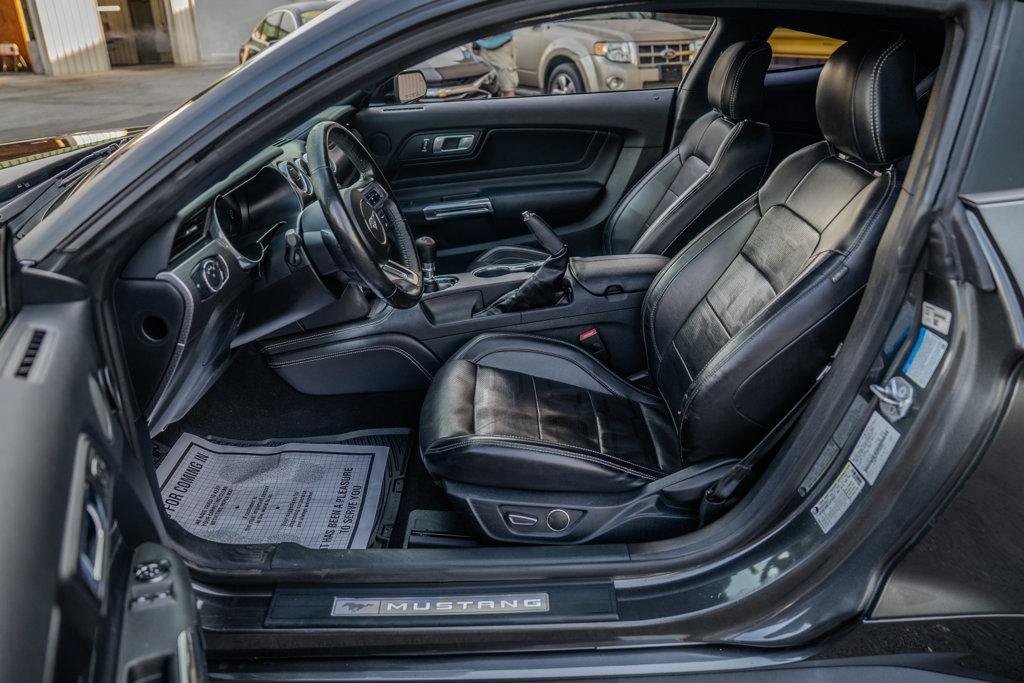 Used 2019 Ford Mustang GT Premium w/ GT Performance Package RWD image 14