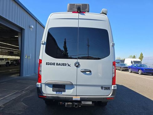 Used 2025 Mercedes-Benz Sprinter 2500 image 6