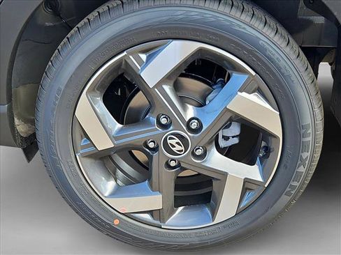 New 2026 Hyundai Venue SEL FWD image 10