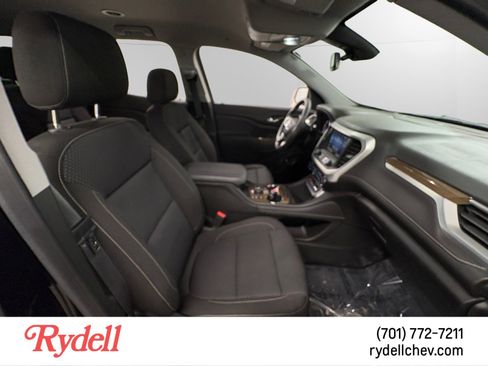 Used 2023 GMC Acadia SLE w/ Driver Convenience Package image 17